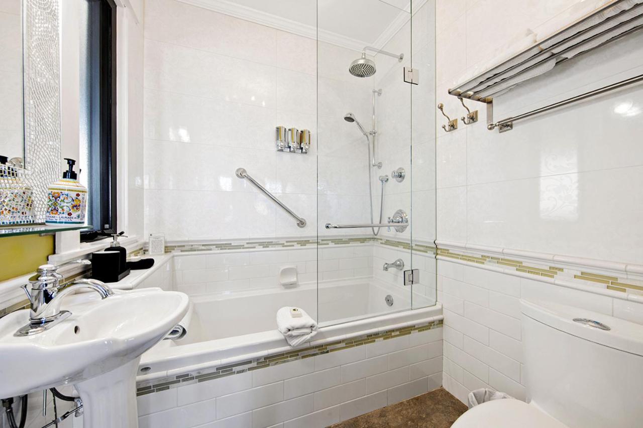 The Ivy On Parker Guest House Vancouver Extérieur photo